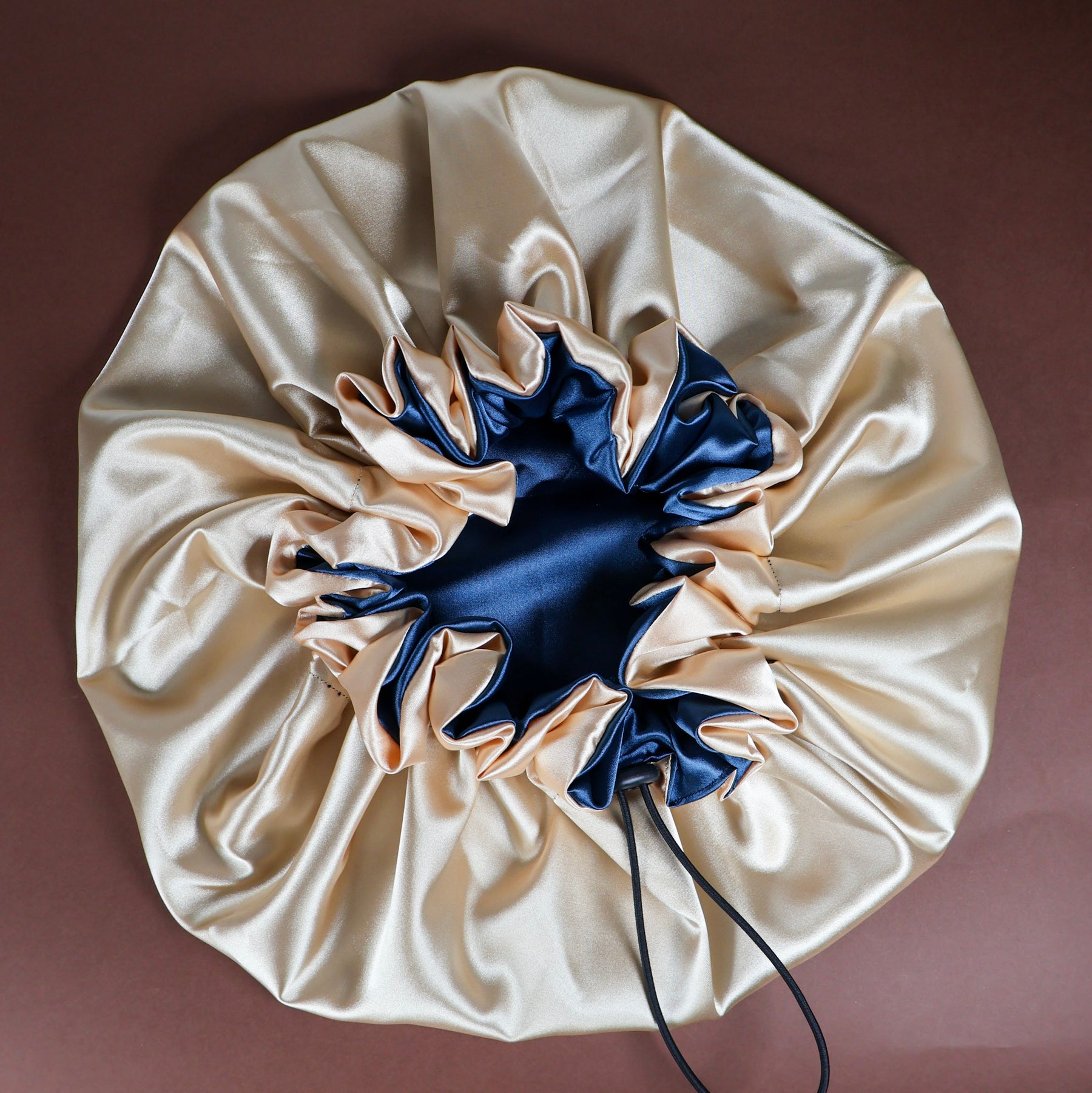 Bonnet en Satin Réversible avec Cordon Réglable – TU